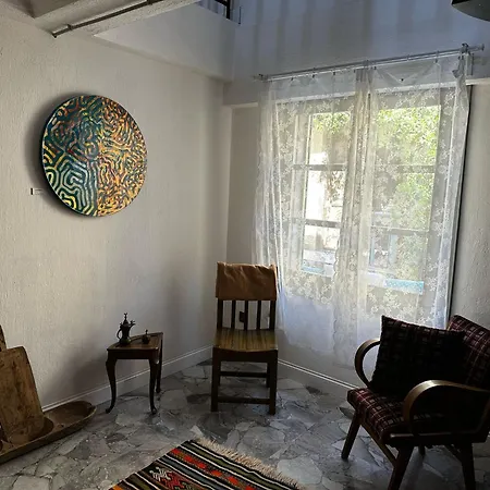 Bed & Breakfast Perperene Konagi